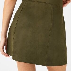 Green Suede Skirt from Spanx! NWT and perfect for fall!